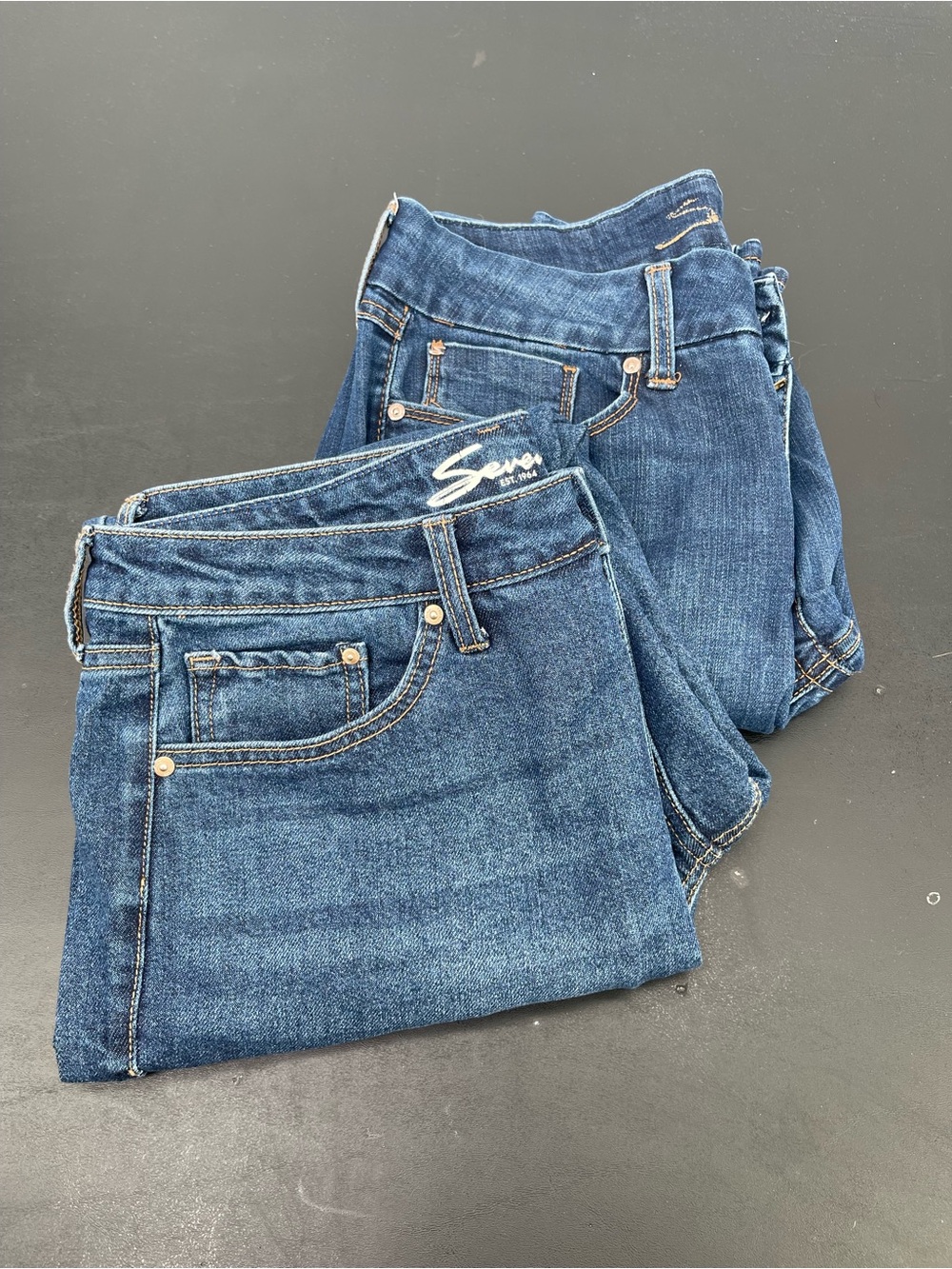 ⭐️Seven7 Women's Blue Straight Leg and Skinny Jeans 2 pair